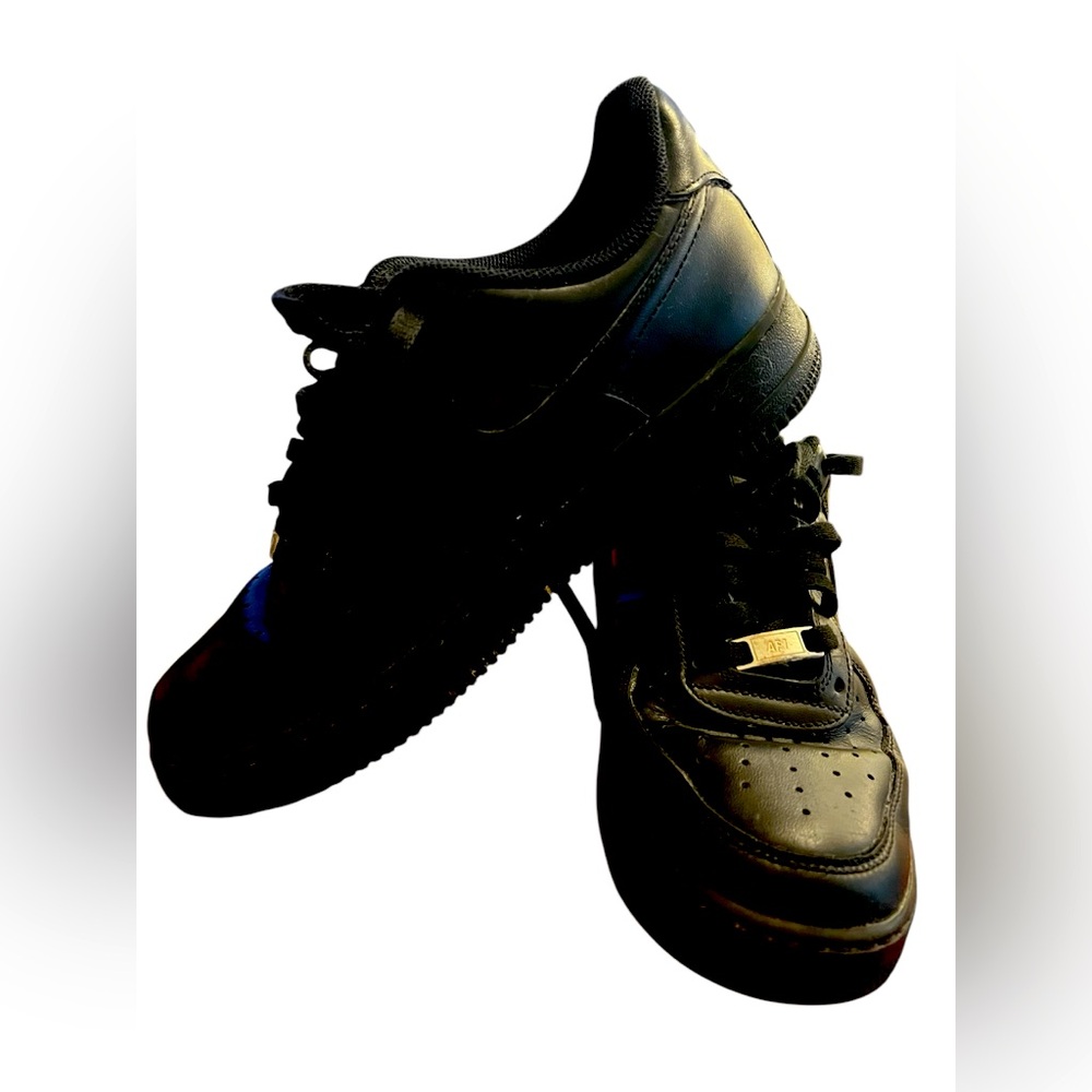 Classic Black Men's Sneakers